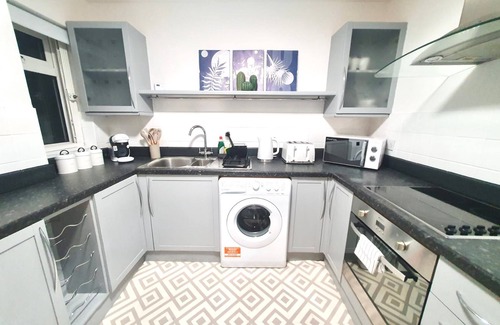Penge Apartamento | Harmony House – Easy Access to Central London 2 Bedrooms & Spacious Living Room