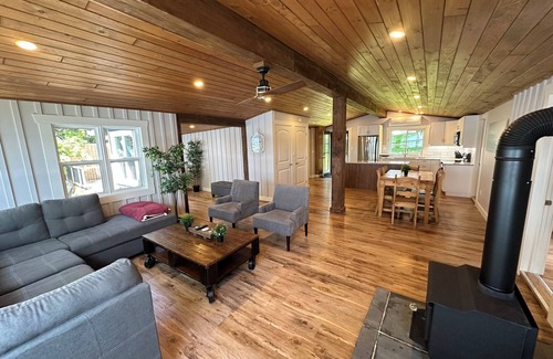 Kingston Cabaña | Harmony Lane Hideaway