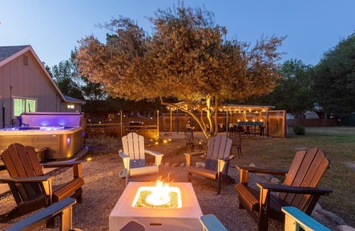 Three Rivers Casa | Harmony Ranch · Casual luxury! Safe-Private-Hottub-Firepit-1/2acre