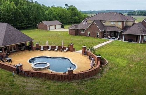 Tougaloo Casa | Harris Estates is a secluded, peaceful property in Clinton School District.