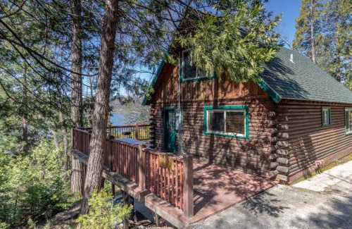 Bass Lake Casa | Harris Lakeview Cabin