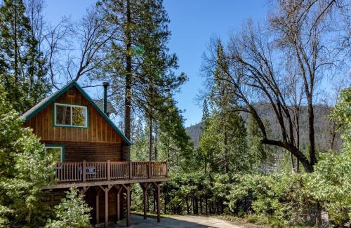 Bass Lake Casa | Harris Lakeview Cabin