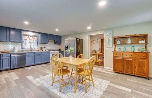 Harrison Cabaña | Harrison Getaway w/ Yard & Parking: Near Fishing