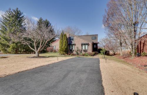 Harrisonburg Casa | Harrisonburg Home with Deck - 2 Mi to JMU!