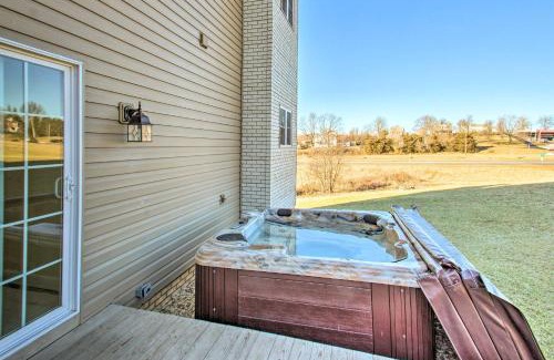 Harrisonburg Casa | Harrisonburg Retreat with Hot Tub about 2 Mi to JMU