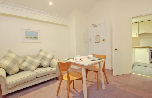 City Centre Dublin Apartamento | Harry Clarke Mews at the Castle Hotel