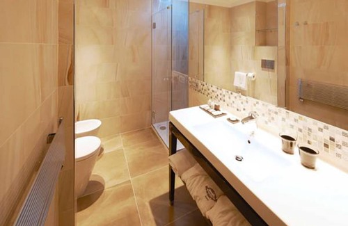 Rione II Trevi Hotel | Harry's Bar Trevi Hotel & Restaurant