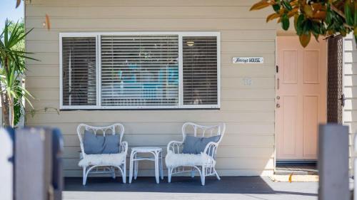 Nelson Bay Casa | Harrys Pet Friendly Holiday House
