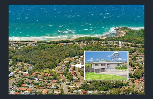Port Macquarie Casa | Harrys @ Shelly Beach - family home with pool