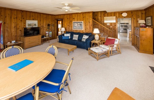 Northeast Virginia Beach Casa | Harshaw Beach House - North End Oceanfront