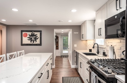 Harrison Casa | Hart Haven is the perfect place to relax and unwind. Comfortably decorated
