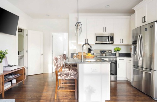 South Nashville Casa | Hart Suite 1 by Avantstay Gorgeous Town House w/ Modern Amenities in Nashville!