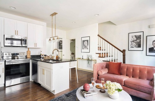 Chestnut Hill Cabaña | Hart Suite 15 by Avantstay Gorgeous Town House w/ Modern Amenities in Nashville!