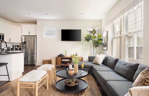 Chestnut Hill Cabaña | Hart Suite 7 by Avantstay Gorgeous Town House w/ Modern Amenities in Nashville!