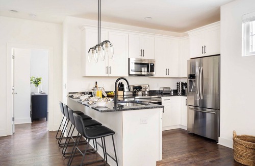 Chestnut Hill Cabaña | Hart Suite 8 by Avantstay Gorgeous Town House w/ Modern Amenities in Nashville!