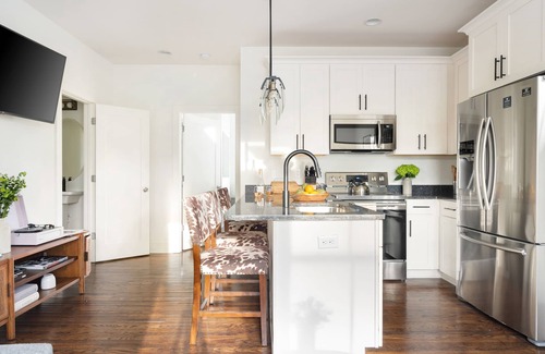 Chestnut Hill Casa | Hart Suite Buyout 1 by AvantStay | Two Town House Buyout in Nashville!