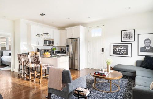 Chestnut Hill Casa | Hart Suite Buyout 1 by AvantStay Two Town House Buyout w Modern Amenities in Nashville