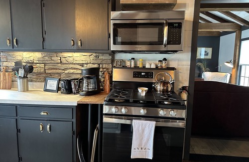 Burghill Otro | Hartford Cottage | Cabin Feel in Burghill | 2 mi Big Oak Meadows & Hartford Hill