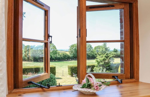 Torrington Cabaña | HARTLAND VISTA, idónea para niños en Great Torrington, Ref 11786