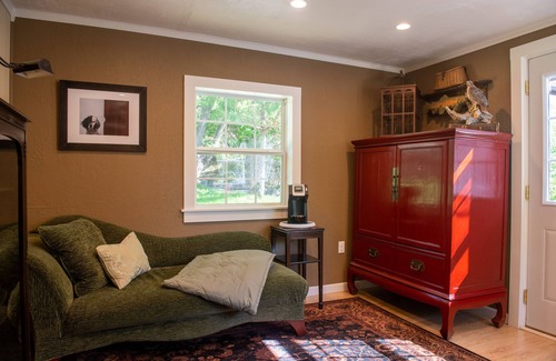 Hartville Cabaña | Hartville Hideaway in the Hills - Miner's Cottage