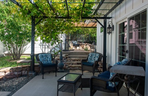 Hartville Cabaña | Hartville Hideaway in the Hills - Miner's Cottage