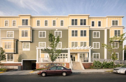 Cambridgeport Apartamento | Harvard & MIT at Your Doorstep – 2BR GemnShuttle bus 2 and from airport King Bed