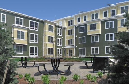 Cambridgeport Apartamento | Harvard & MIT at Your Doorstep – 2BR GemnShuttle bus 2 and from airport King Bed