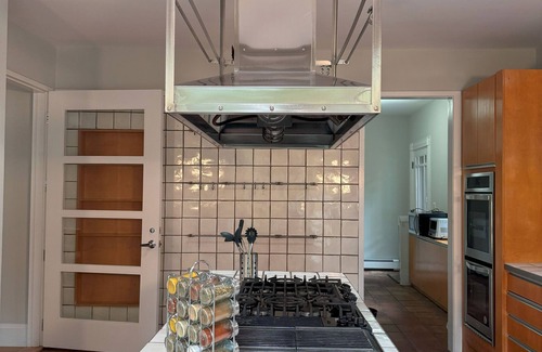 Mid-Cambridge Casa | Harvard Sq 3BR House w/parking