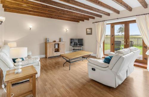 Yarm Casa | Harvest Cottage and Holly Barn