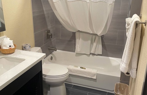 Dixon Hotel | Harvest Inn, Dixon/ UC Davis.