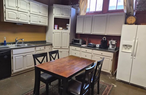 Downtown Apartamento | Harvester Loft | Historic Charm