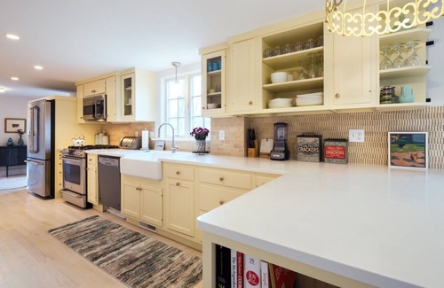 Barnstable Casa | Impresionantes pasos de casas recientemente renovadas a Barnstable Harbour, capacidad para 14 personas; 066-Ba