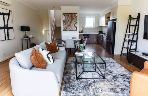 Ringwood Casa | Harvey | Stylish home | Great Location