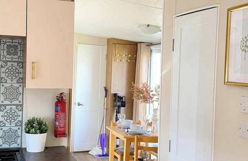 Harwich Apartamento | Harwich - Caravan - Sleeps 10 - Garden - Pool