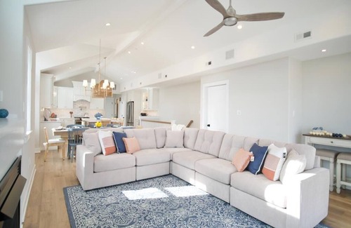 Sea Isle City Casa | Has a Pool! Great location within walking distance of downtown Sea Isle