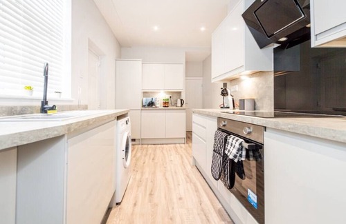 Prestwich Casa | Hassle-Free and Handsome | Brand-New 3-Bed Home