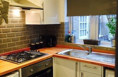 Luton Casa | Hastings House: acogedora casa de dos habitaciones, cerca del aeropuerto de Londres Luton