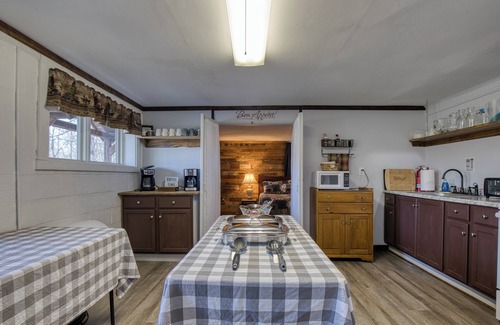 Bristol Casa | Hatch, 6bd/3ba, 2 kit, perfect for groups, 500ft of S. Holston River Frontage