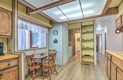 Mammoth Creek Cabina | Hatch Retreat w/ Deck, Grill & Creek Access!