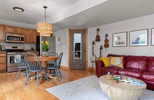Fishhook Apartamento | Hatcher Pass Sweet Spot~Fresh Eggs & Local Coffee!