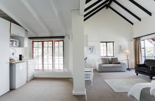 Bunkers Hill Casa | Hathaway Guest House