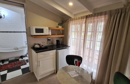 Bunkers Hill Casa | Hathaway Guest House
