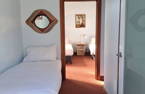 Bell Cabina | Hatter's Hideout Cave & Lodge, Breathtaking Sunrise, Sunset Views