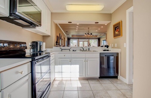 Chapel Hill Casa | Hatteras-C at the Governor's Club