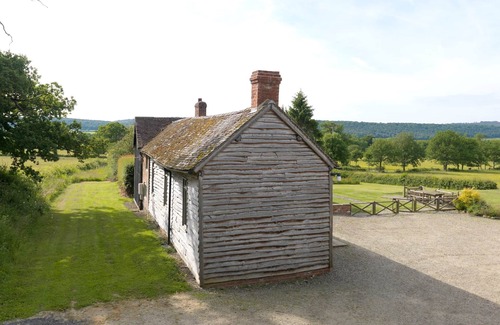 Acton Scott Casa | Hatton Grove Farmhouse