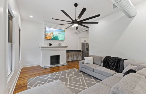 Schnitzelburg Apartamento | HAUCK'S NEST in the heart of Germantown!