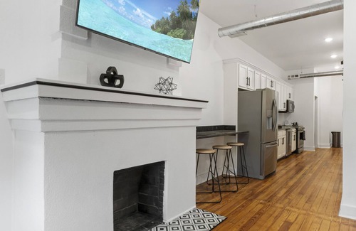 Schnitzelburg Apartamento | HAUCK'S NEST in the heart of Germantown!