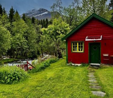 Forde Casa | Haukedalen mountain panorama river view