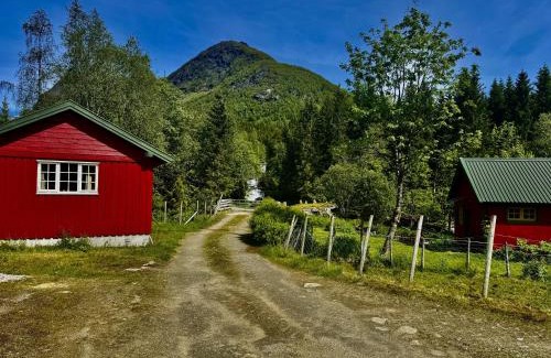 Forde Casa | Haukedalen mountain panorama river view