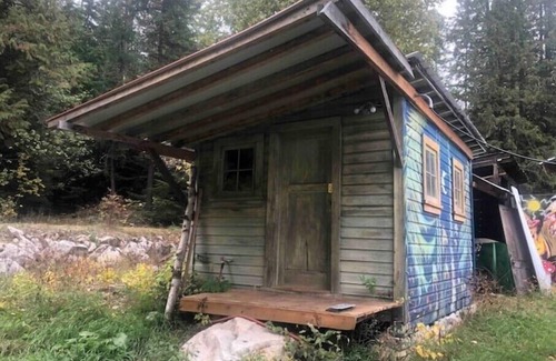 Nelson Casa | Haunted cabin